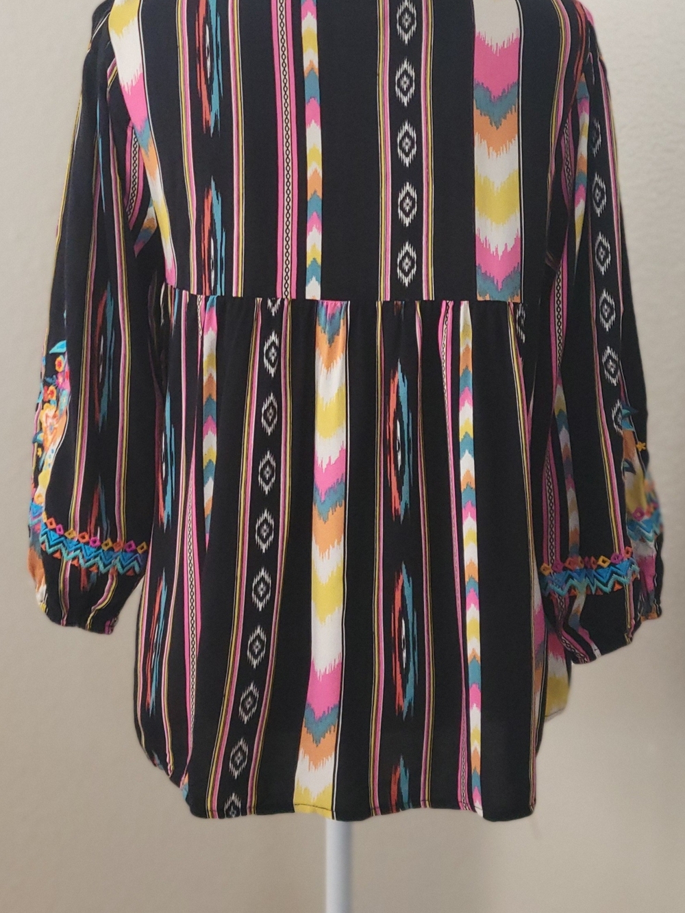 Savanna Jane Embroidered Boho Tunic Blouse Black Multi Color Medium - Picture 2 of 10